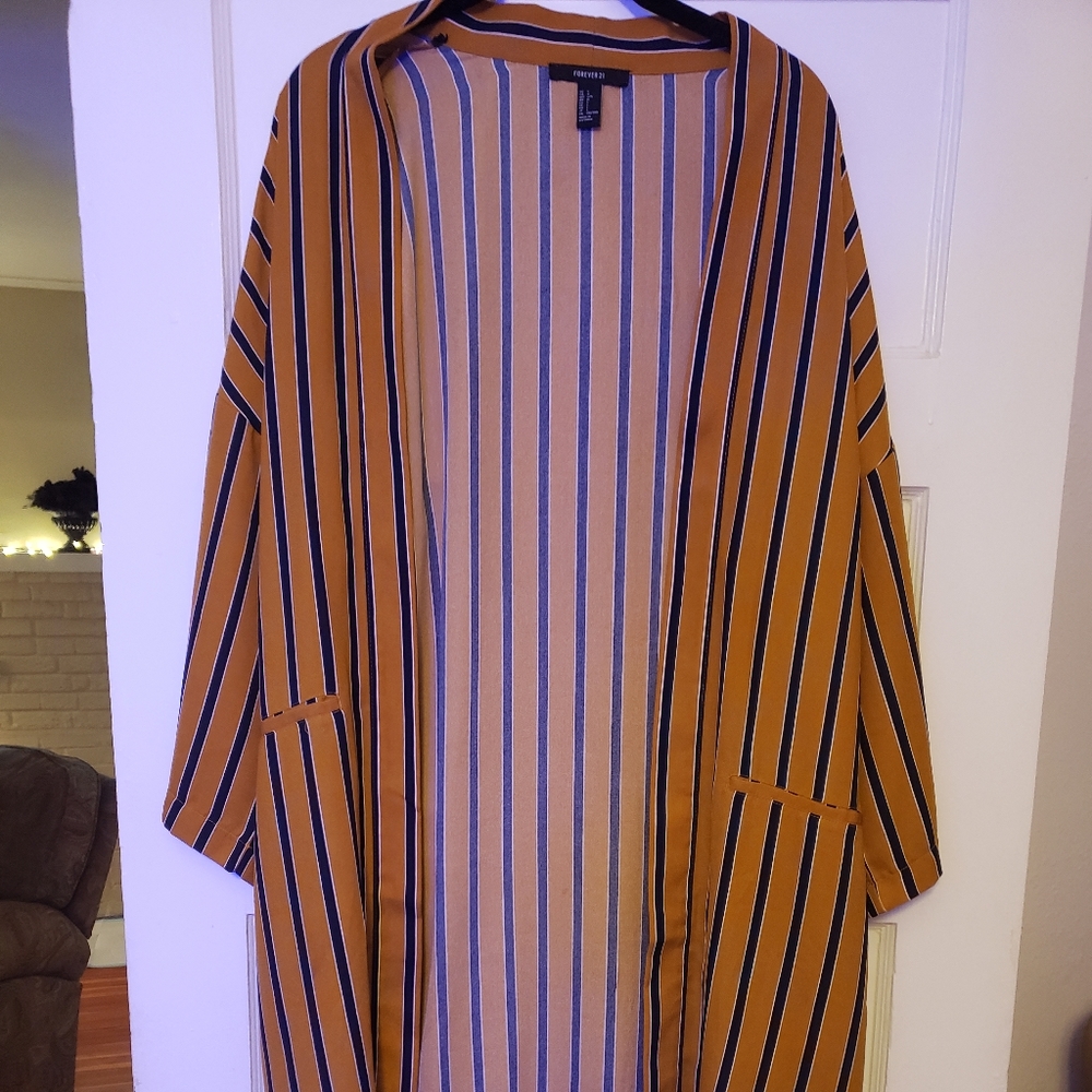 Gold with navy blue stripe.never worn.kimomo